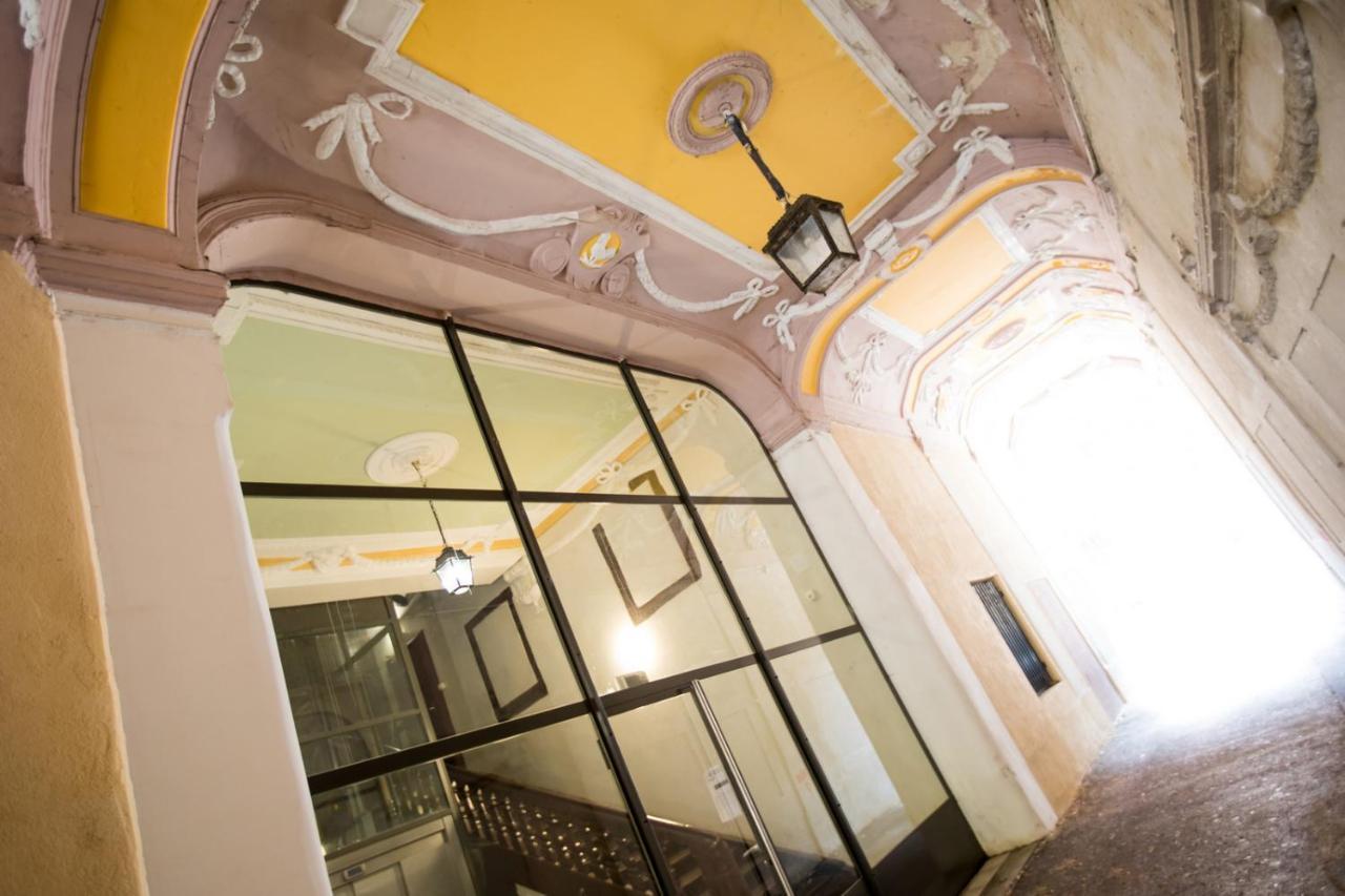 Le Griffon Apartment